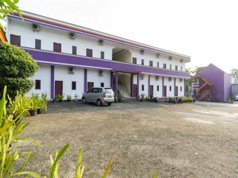 Super Oyo 3978 Hotel Danau Indah Bekasi Kültér fotó