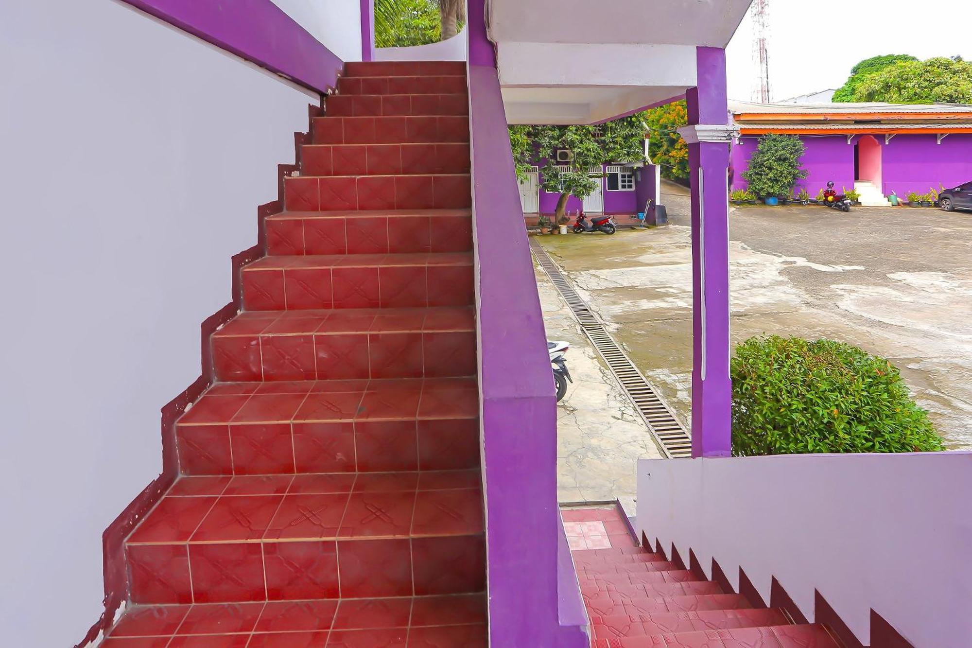 Super Oyo 3978 Hotel Danau Indah Bekasi Kültér fotó