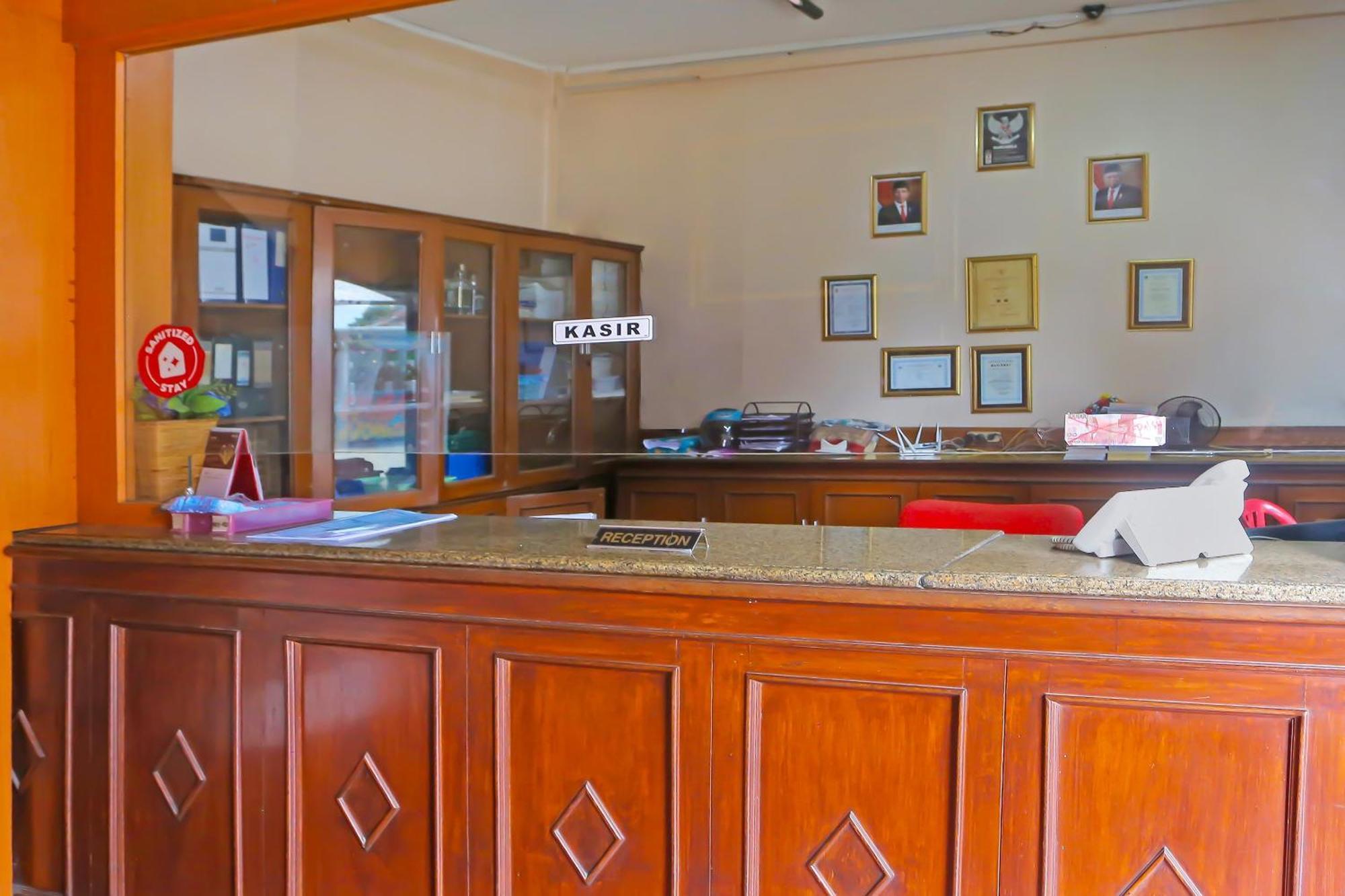 Super Oyo 3978 Hotel Danau Indah Bekasi Kültér fotó