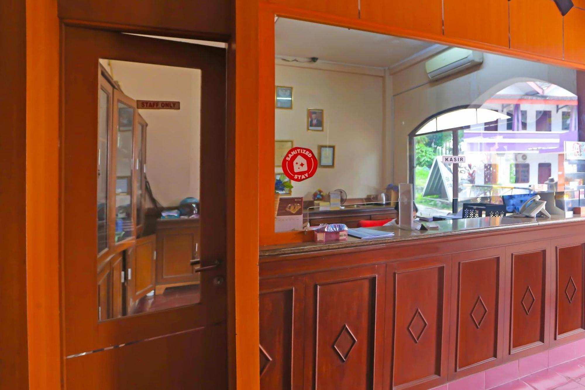 Super Oyo 3978 Hotel Danau Indah Bekasi Kültér fotó