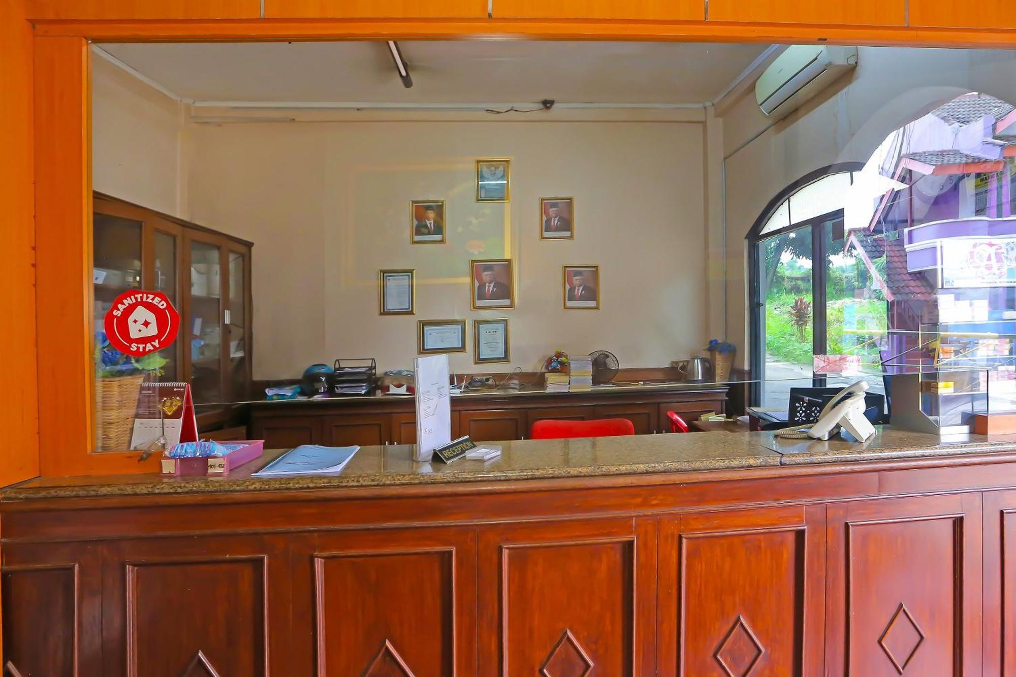 Super Oyo 3978 Hotel Danau Indah Bekasi Kültér fotó