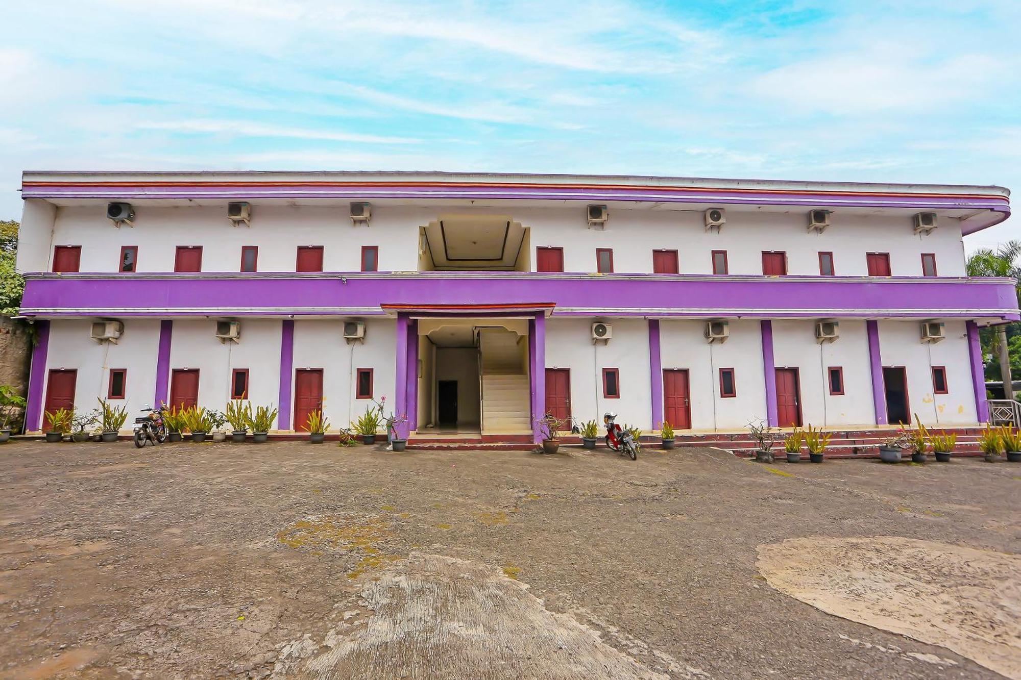 Super Oyo 3978 Hotel Danau Indah Bekasi Kültér fotó